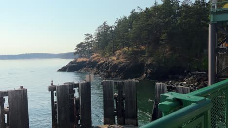 Ferryboat-Docked-On-Wooden-Pier-At-Anacortes-Ferry-Terminal-In-Washington,-USA