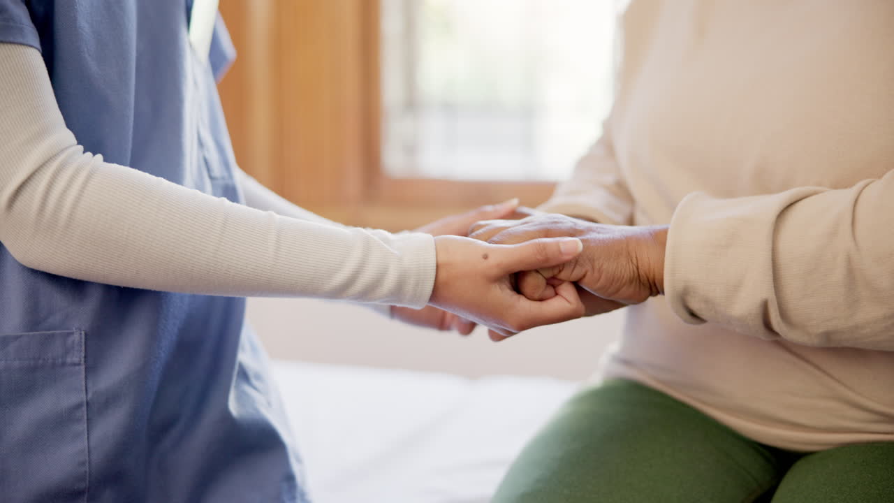 fisioterapeuta, tomados de la mano