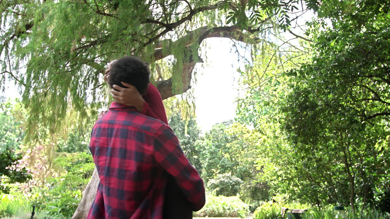 sólo tienen ojos el uno para el otro