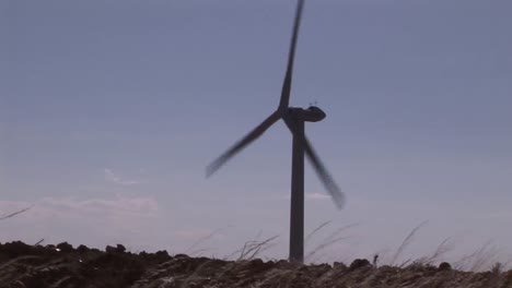 turbina eólica en movimiento