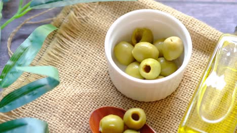 aceitunas y aceite de oliva