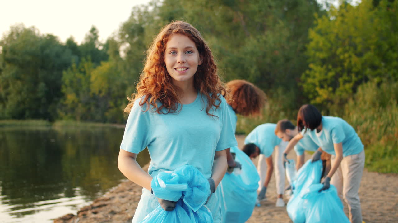 지역 해변 청소