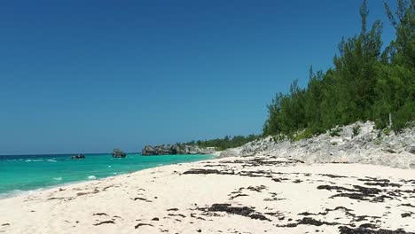 Wellen-Krachen-An-Den-Strand-Von-Warwick-Long-Bay-Beach