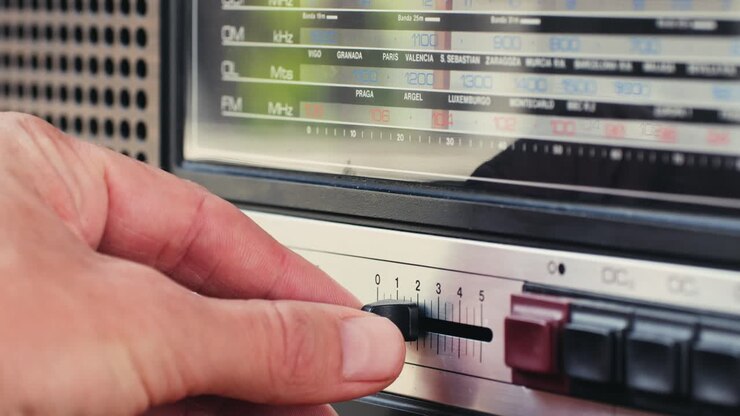 Radio vintage con sintonizzazione manuale