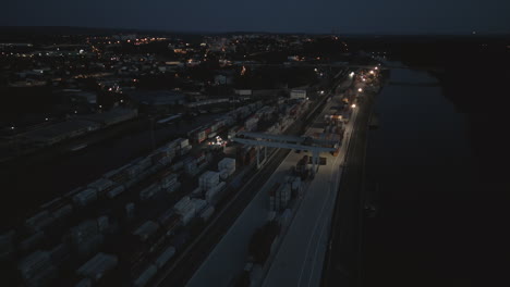 Punto-De-Transbordo-Internacional-Para-El-Transporte-Fluvial-De-Mercancías