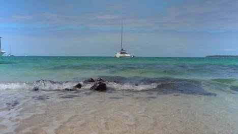 Slow-motion-waves-at-Palmar-beach