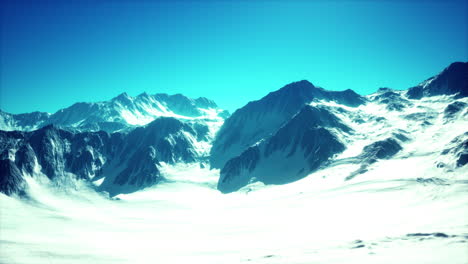 Panoramic-view-of-the-ski-slope-with-the-mountains