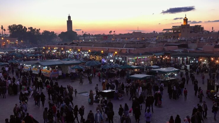 Piazza Jemaa el Fna affollata al tramonto, Marrakech