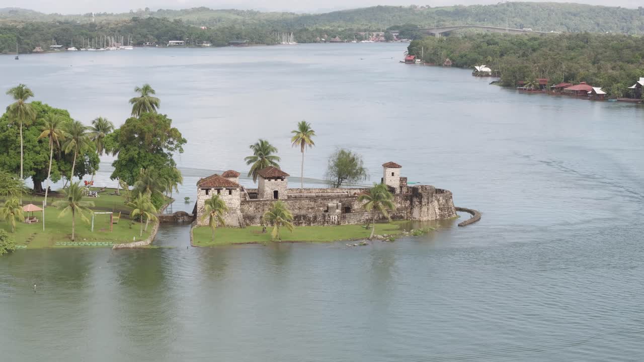 antigua fortaleza castello san felipe en rio dulce guatemala, vista desde el aire