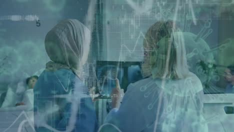 células de covid-19 moviéndose contra los médicos examinando rayos x en la computadora