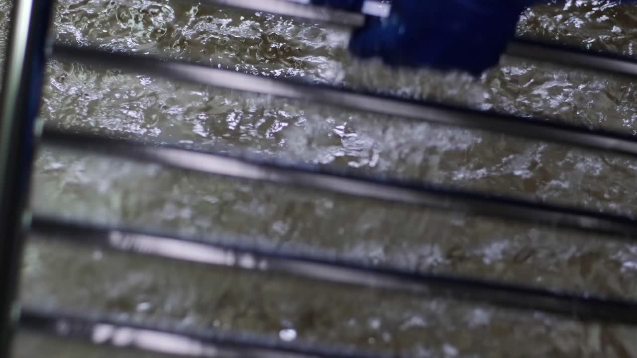 가열 된 수건 레일 압력 테스트: 스테인리스 스 수건 워머 제조