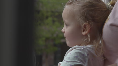 Mum-with-kids-can-have-a-walk-only-at-the-balcony-in-coronavirus-quarantine