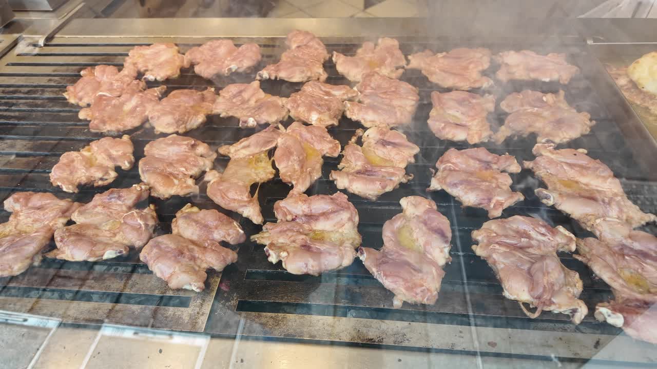 그릴에 구운 치킨