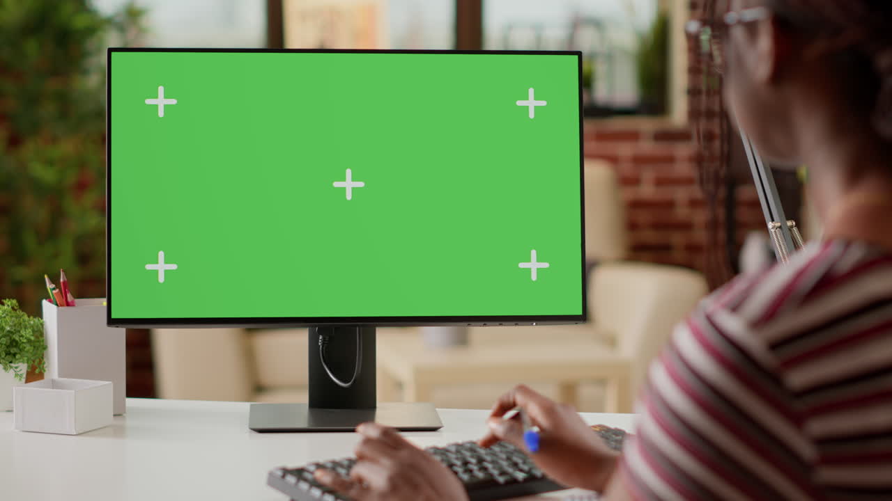 녹색 화면을 가진 컴퓨터