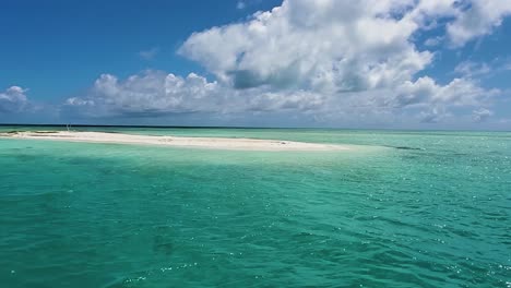 sardina cay in los roques archipelago. pan left