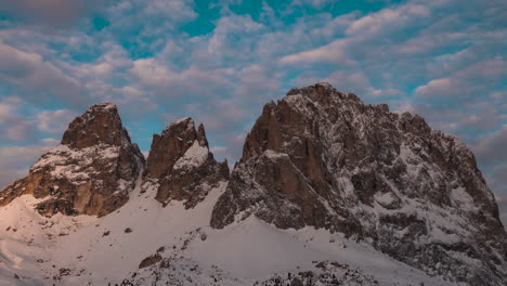 Zeitraffer-Der-Dolomiten-Bei-Sonnenaufgang