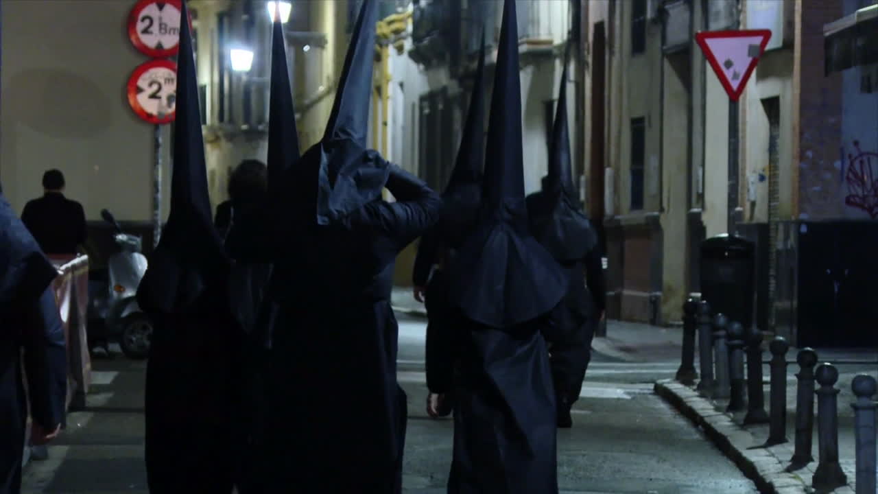 밤의 종교 행렬