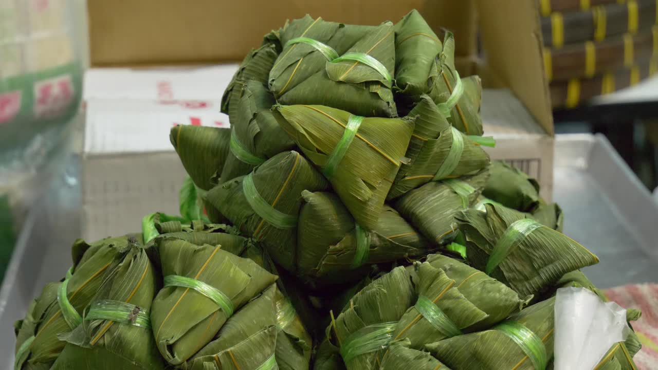 Traditional Asian Chinese rice-pudding zongzi recipe cuisine documentary