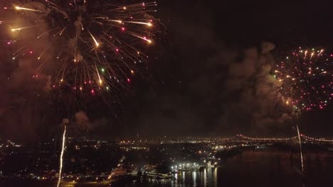 4-De-Julio-Sobre-El-Río-Mississippi-En-Nola