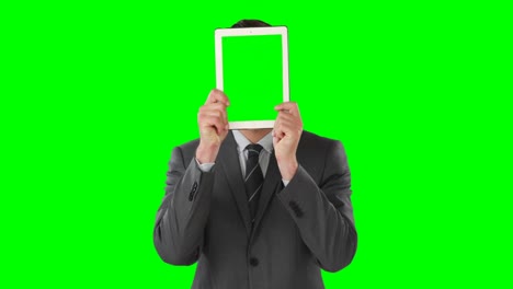 hombre de negocios usando una tableta digital