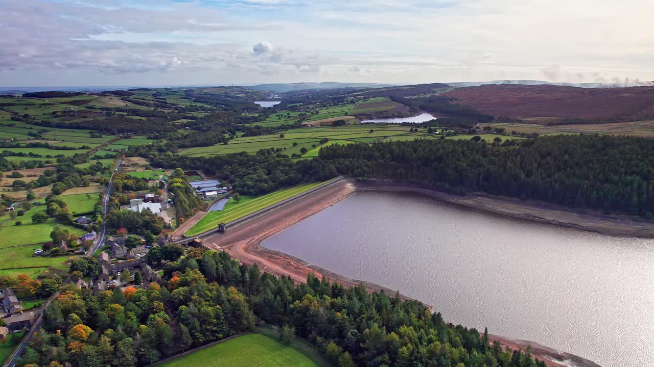 imágenes aéreas del maravilloso embalse de langsett y la campiña de yorkshire
