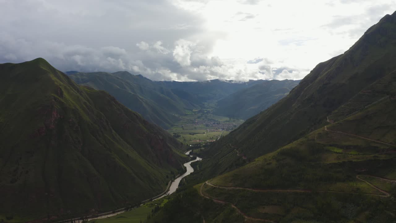 Panoramic view of mountains and Vilcanota River Valley near Sallac, Cusco, Peru
