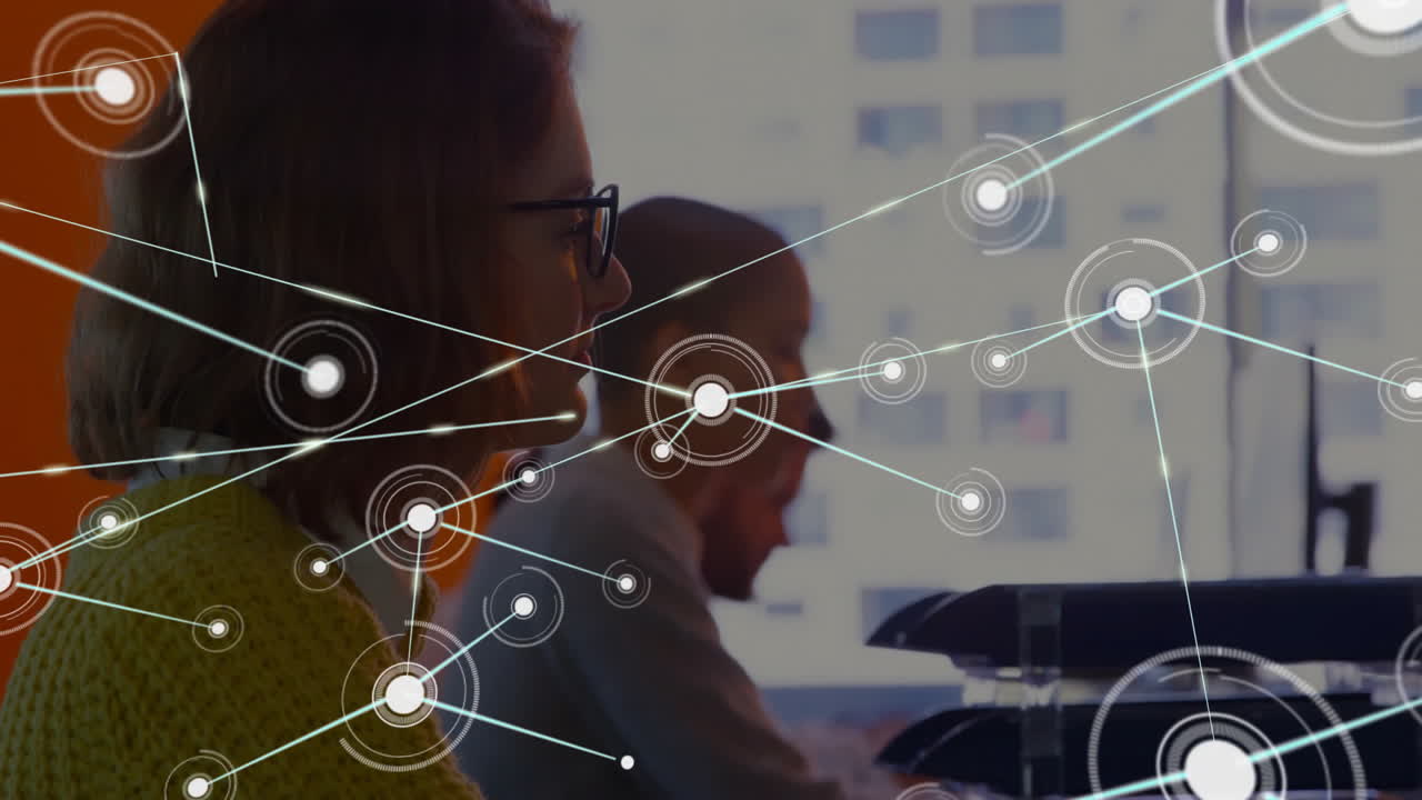 animación de la red de conexiones entre diversos colegas en la reunión