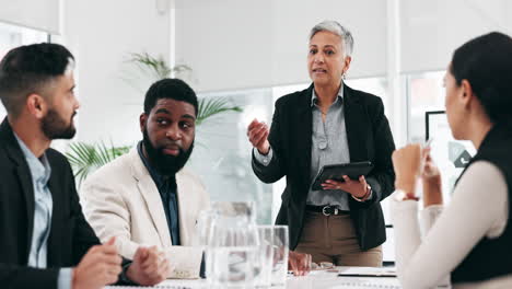 Präsentation,-Coaching-Und-Treffen-Mit-Unternehmen