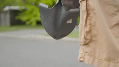 shovel moving back and fourth in slow motion