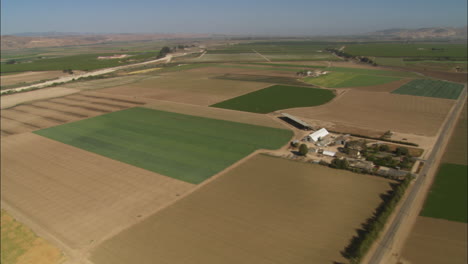 Antena-De-Helicóptero-De-Tierras-De-Cultivo-En-El-Valle-De-Salinas,-California