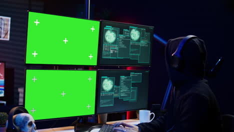 el estafador no logra robar información sobre los productos de la competencia utilizando el ordenador de pantalla verde