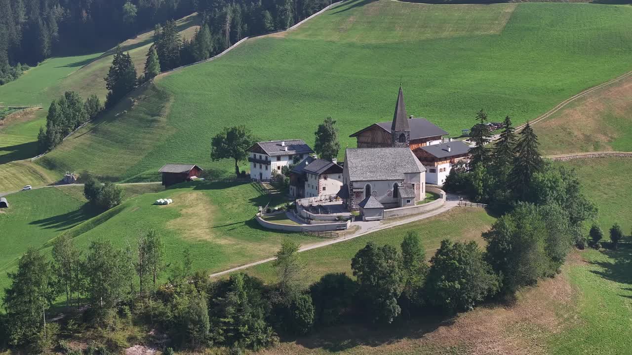 Pyhän Magdalenan kirkko Val di Funesissa, Etelä-Tiroli