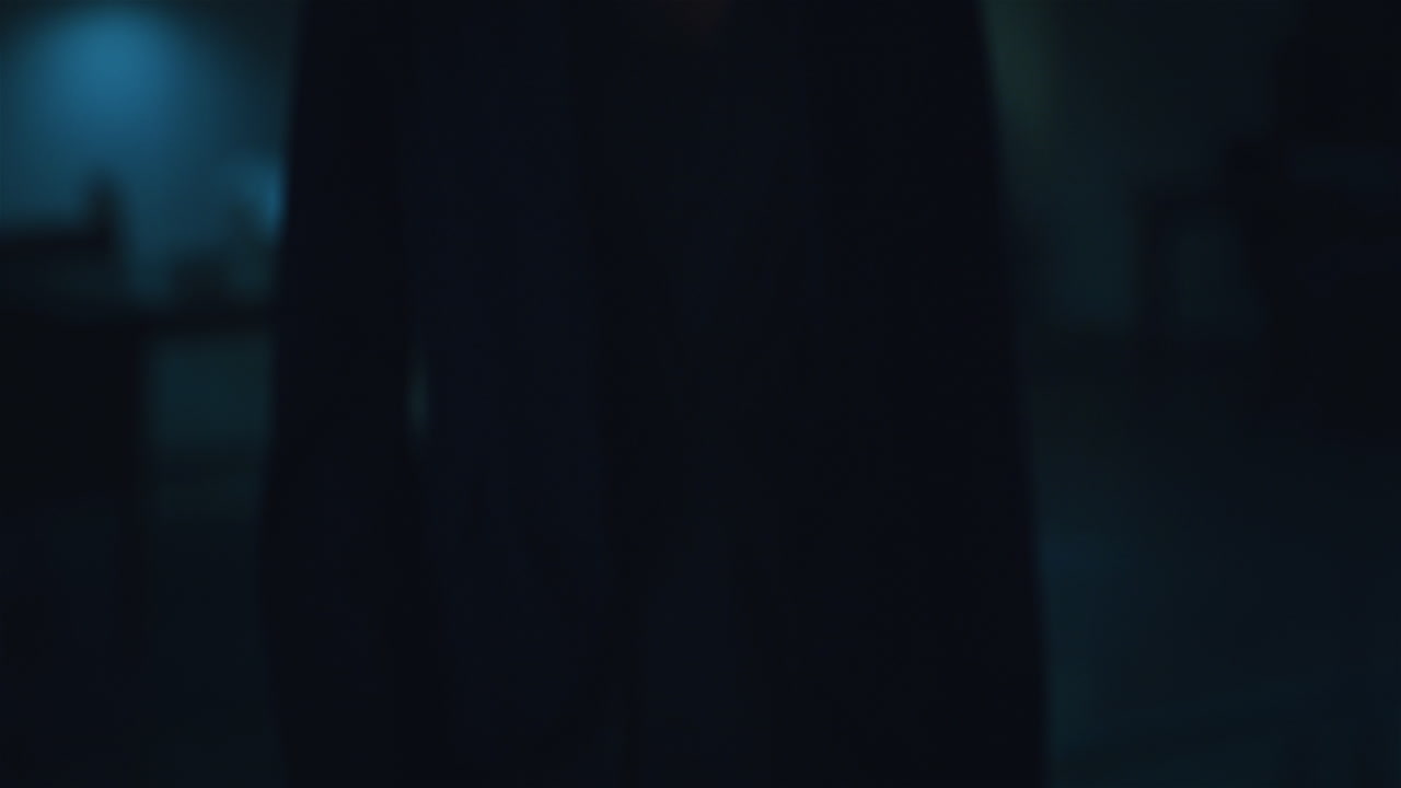 mujer de negocios, teléfono o global futurista