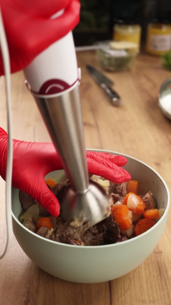 mezcla de ingredientes para el estofado