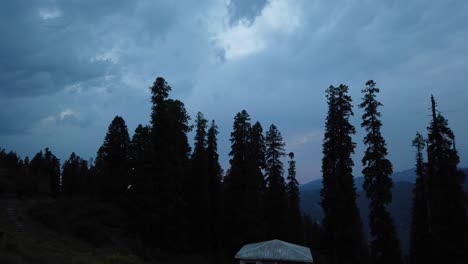 Zeitraffer-Bei-Sonnenuntergang-Auf-Dem-Berg-In-Kaschmir