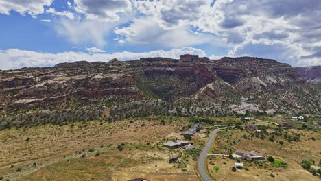 Sobrevuelo-De-Drones-De-La-Cresta-Frontal-Del-Monumento-Nacional-De-Colorado