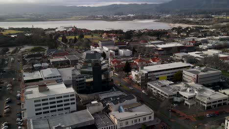 hermoso paisaje aéreo de la ciudad de rotorua, ciudad de nueva zelanda