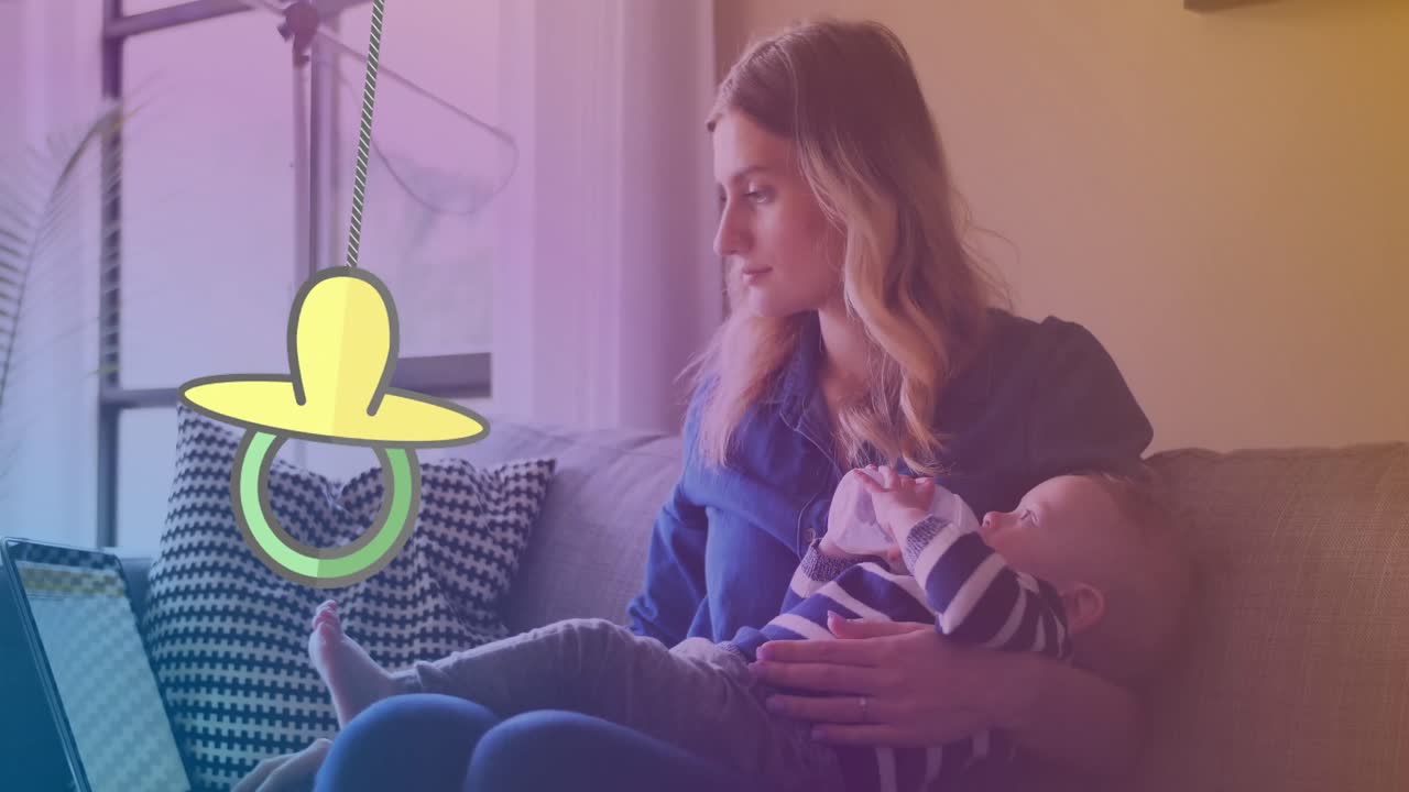 아기를 가진 백인 여성 위에 매달린 인형의 애니메이션