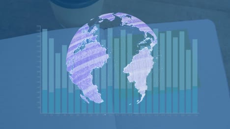 Animation-Der-Statistischen-Datenverarbeitung-über-Einem-Sich-Drehenden-Globus-Vor-Einer-Kaffeetasse-Und-Einem-Buch-Auf-Einem-Schreibtisch