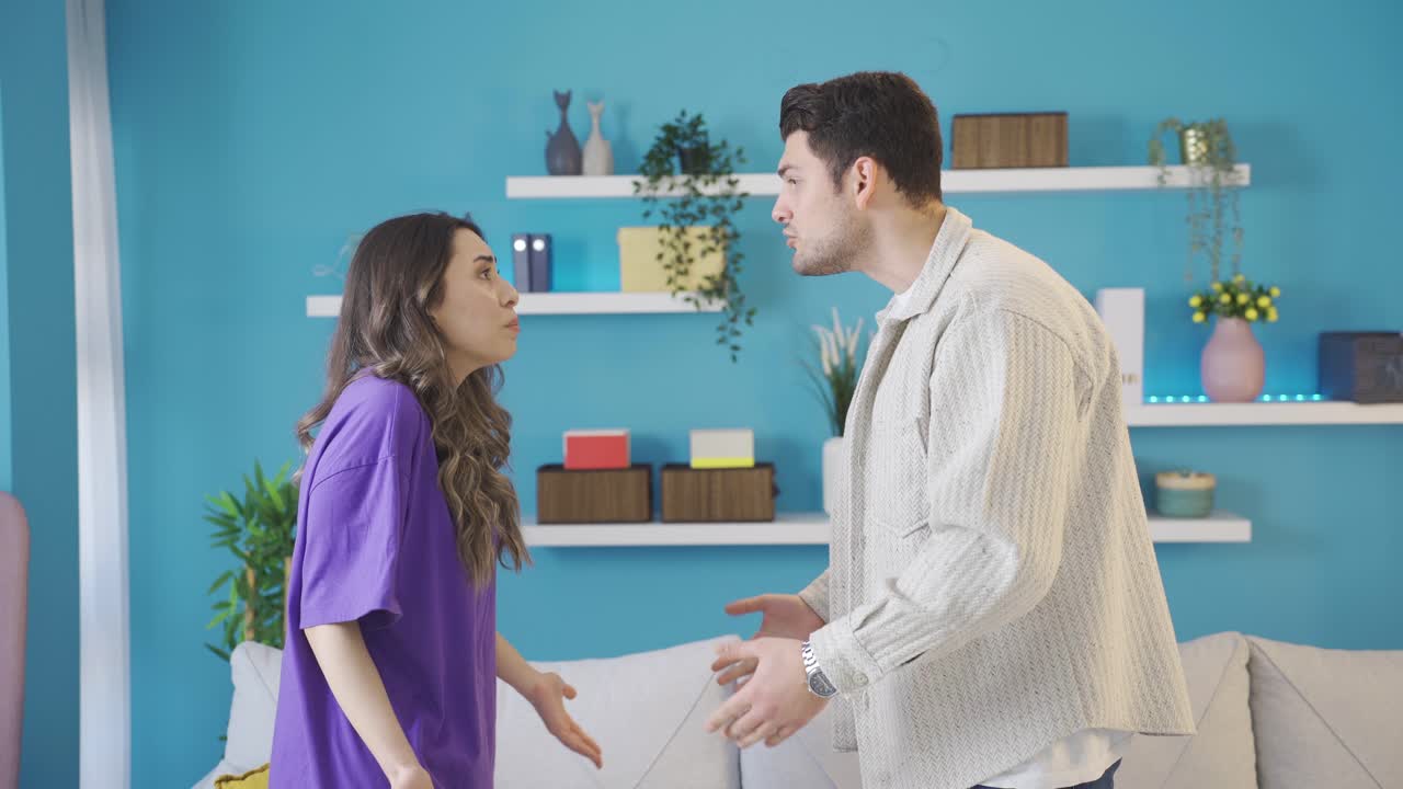 Married couple arguing, arguing and not getting along. Severe incompatibility.