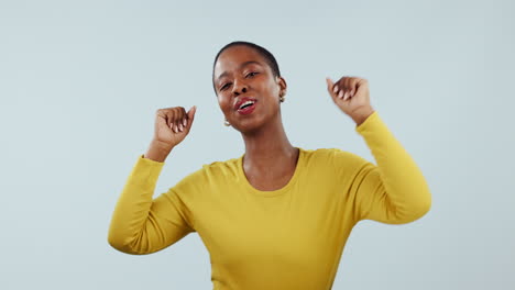 Energía,-Baile-Y-Música-Con-Una-Mujer-Negra-Feliz