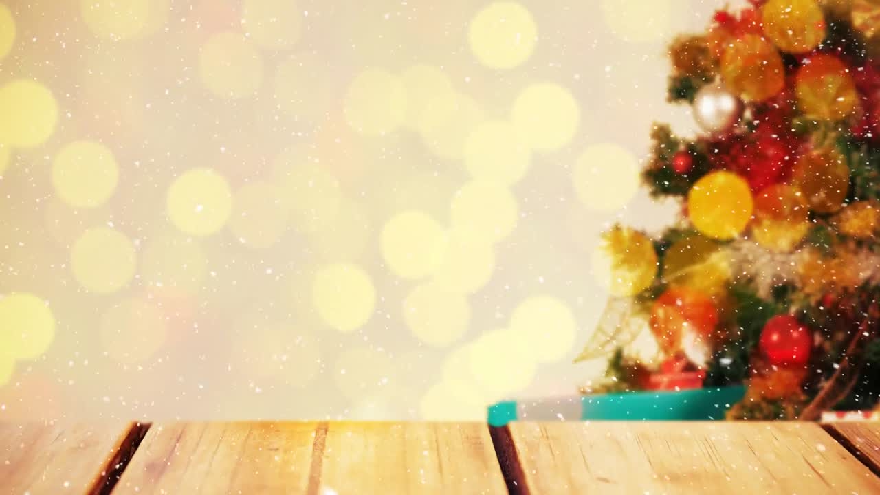 fondo borroso de una sala de estar decorada para navidad combinado con la nieve que cae