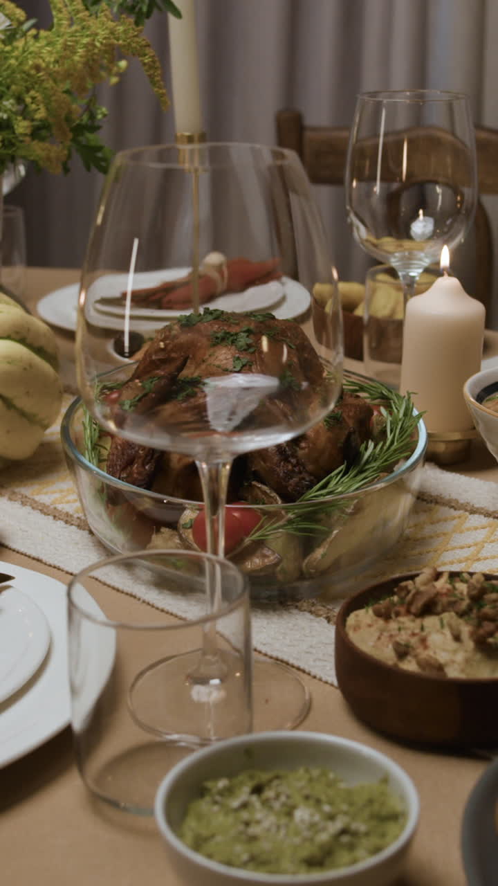 Thanksgiving Dinner Table Setting