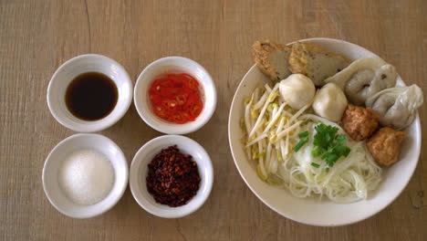 noodles bowl with fish ball