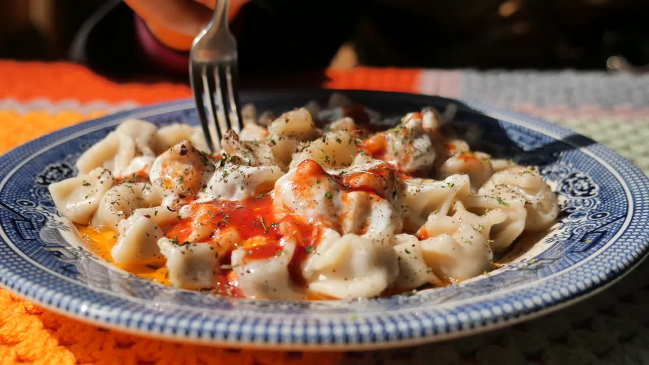 Turkish Mantı with Yogurt Sauce