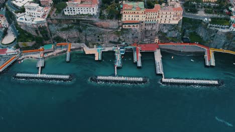 vista aérea del gráfico sorrento, en el sur de italia