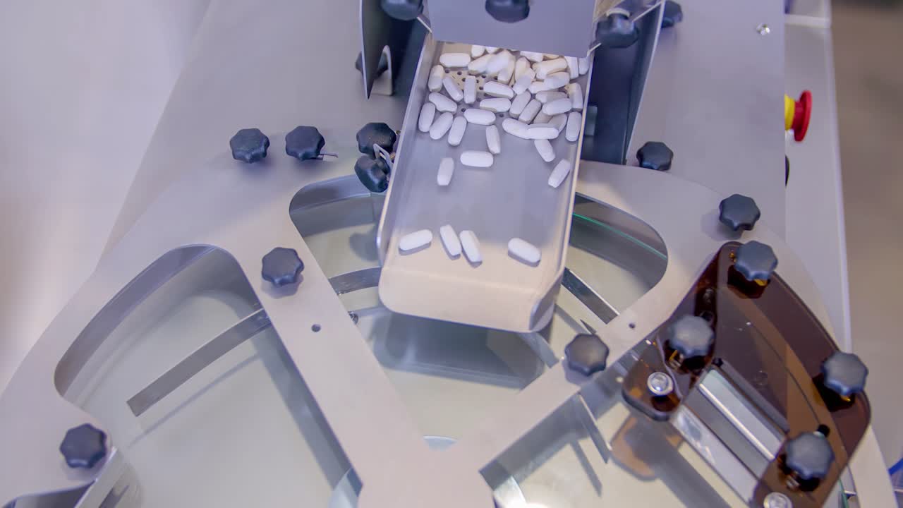 Research and production of healing pills in pharmaceutical laboratory for coronavirus