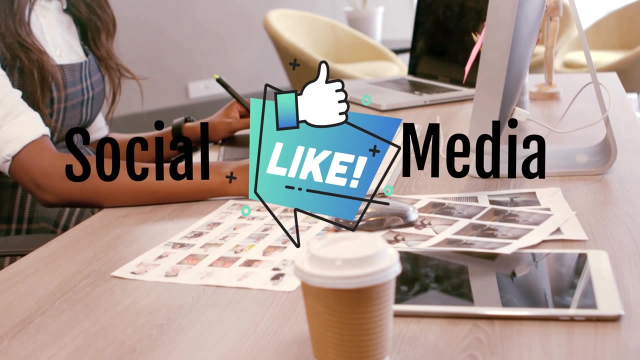 Animaatio sosiaalisesta mediasta ja tykkäyksestä valkoihoisen naisen käsien yllä, kun hän kirjoittaa tietokoneella.