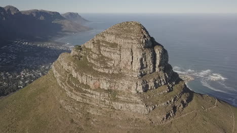 Rückzugsmöglichkeiten-Aus-Der-Luft-Vom-Lion&#39;s-Head-Peak-Mit-Dem-Ruhigen-Indischen-Ozean-Dahinter