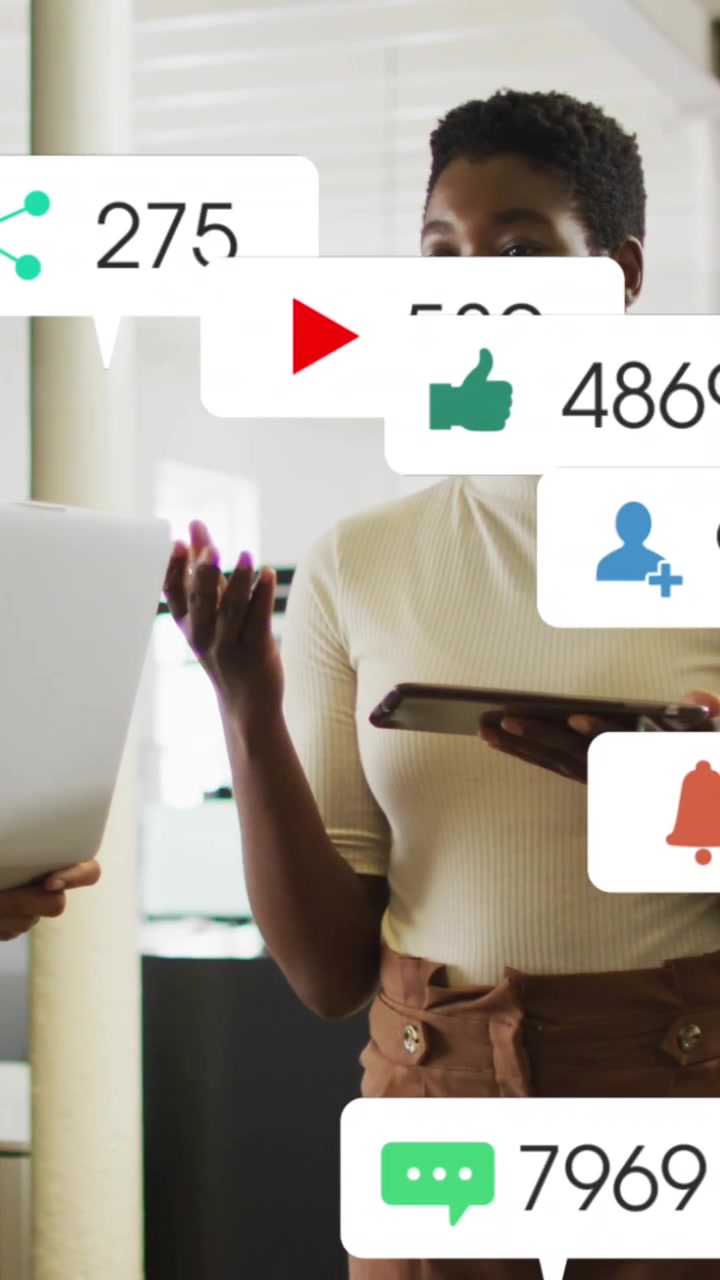 Animation of social media data processing over diverse business people in office
